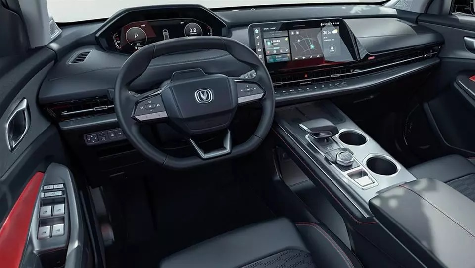 قیمت و مشخصات فنی خودرو چانگان CS55 پلاس (وارداتی سایپا) نمای داخلی خودرو چانگان CS55 پلاس (وارداتی سایپا)