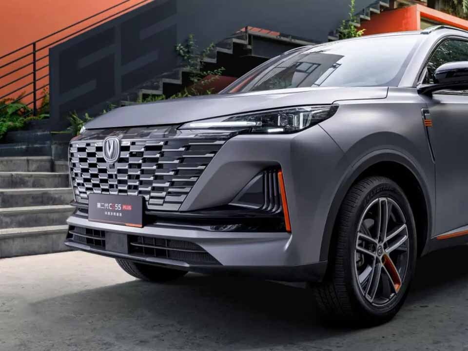 قیمت و مشخصات فنی خودرو چانگان CS55 پلاس (وارداتی سایپا) نمای جلو خودرو چانگان CS55 پلاس (وارداتی سایپا)