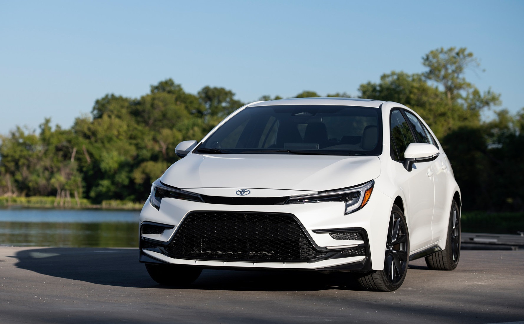 قیمت و مشخصات فنی خودرو تویوتا کرولا (وارداتی معین خودرو) قیمت و مشخصات فنی خودرو تویوتا کرولا (وارداتی معین خودرو)