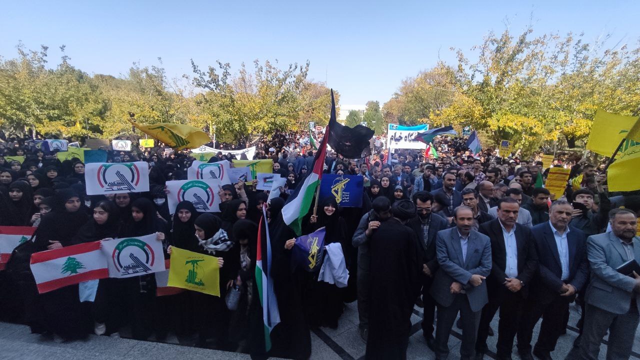 اجتماع اساتید و دانشجویان دانشگاه فردوسی مشهد در حمایت از مردم مظلوم فلسطین و غزه + فیلم و عکس