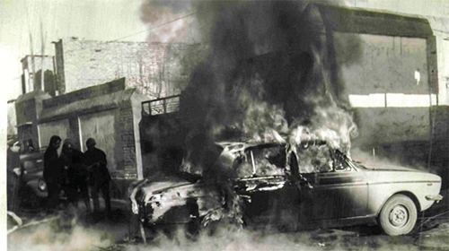 اطفای حریق با آب حمام و تخریب بنا! اطفای حریق با آب حمام و تخریب بنا!