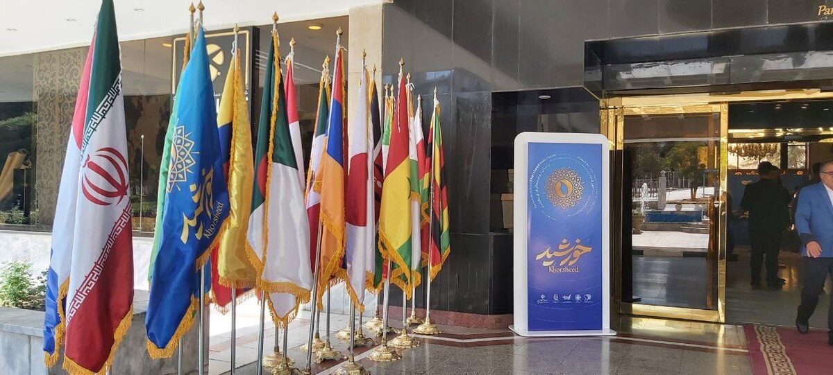 ۲۵۰  نفر از خبرنگاران زن داخلی و خارجی امروز در مشهد حضور خواهند یافت تا در اختتامیه جشنواره بین المللی رسانه خورشید شرکت کنند.