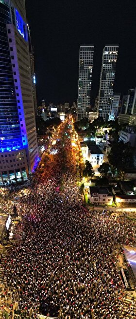 تظاهرات علیه نتانیاهو برای سیونهمین هفته ادامه یافت تظاهرات علیه نتانیاهو برای سیونهمین هفته ادامه یافت