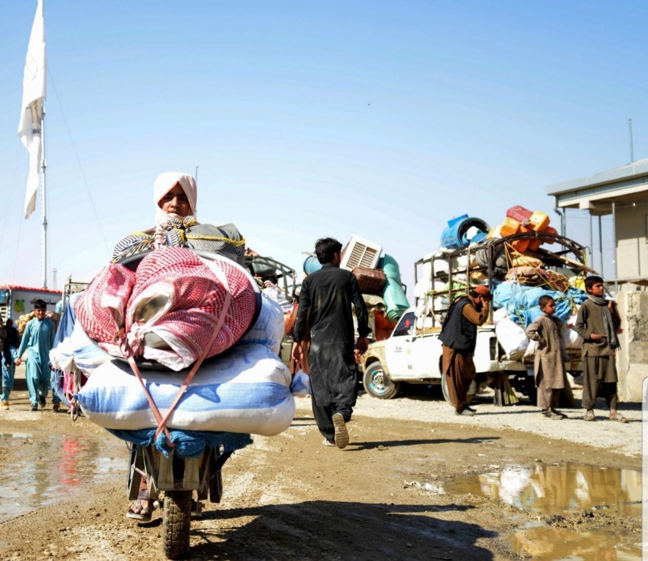 روزهای سخت مهاجران افغانستان در پاکستان + فیلم