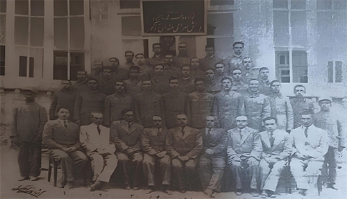 الفبای آموزگاری در حوالی باغ نادری