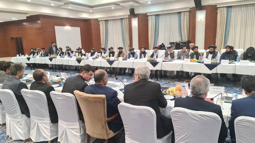 نخستین نشست استراتژیک اقتصادی با حضور هیات طالبان در تهران نخستین نشست استراتژیک اقتصادی با حضور هیات طالبان در تهران