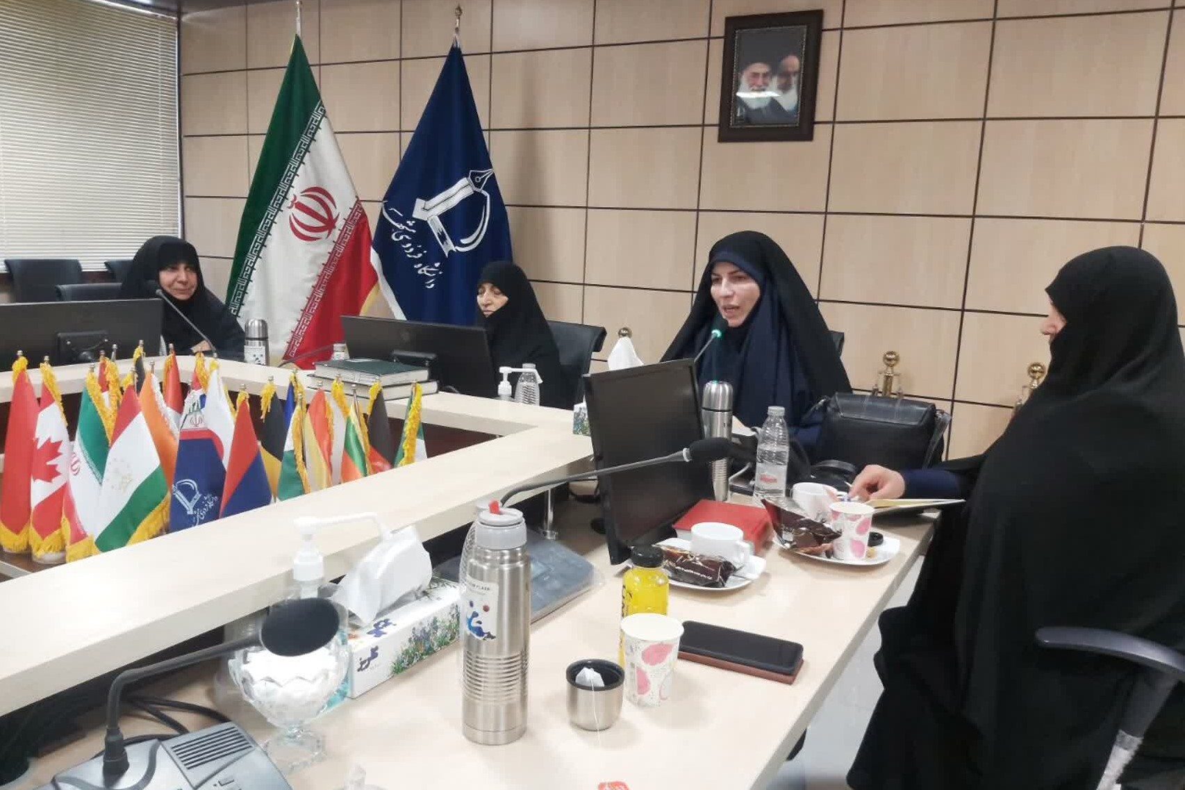 نشست تحلیلی ضرورت مشارکت زنان در انتخابات مجلس برگزار شد