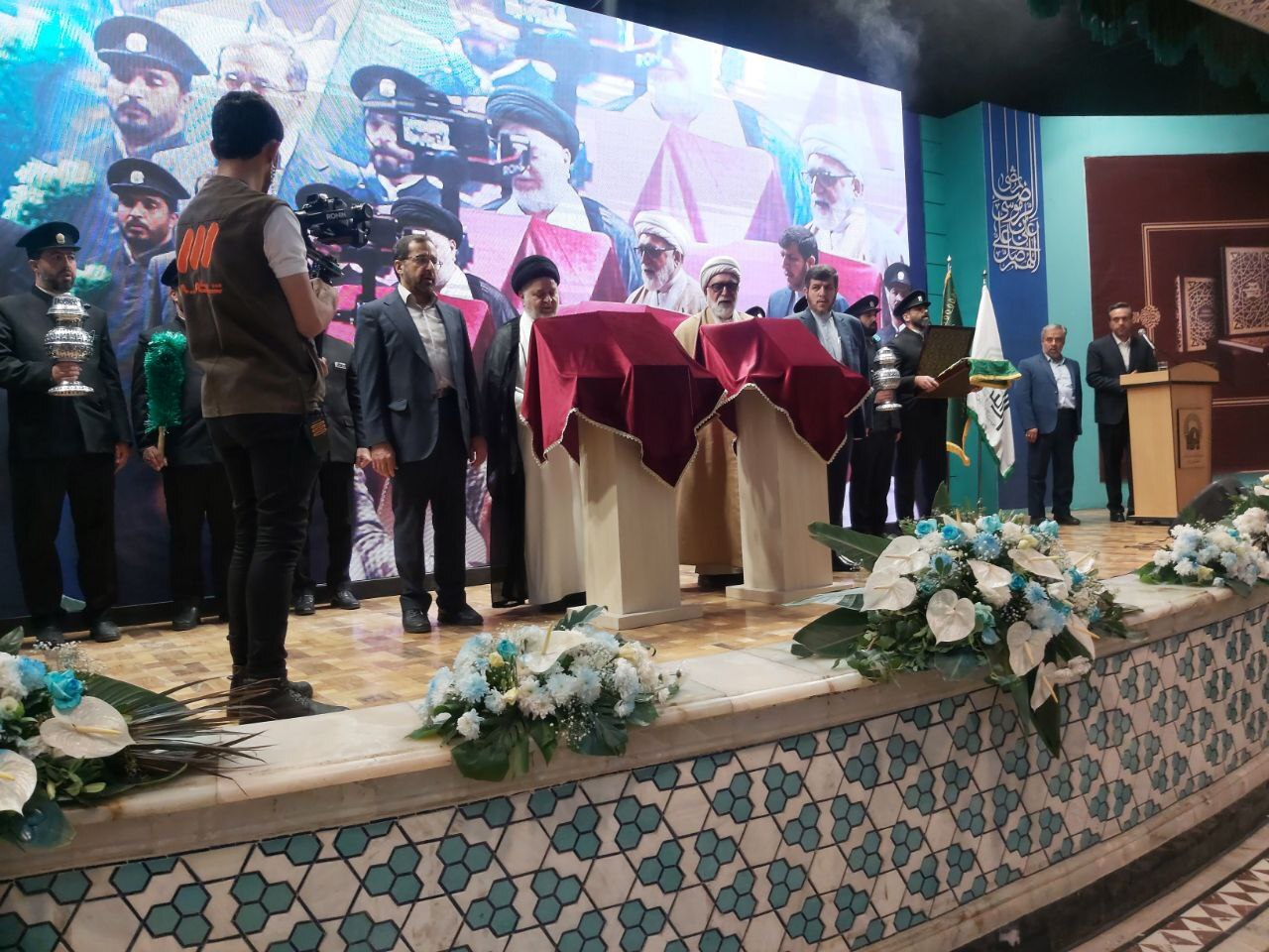 «مصحف مشهد رضوی» با قدمت ۱۴۰۰سال تنها نسخه حجازی در سراسر جهان است «مصحف مشهد رضوی» با قدمت ۱۴۰۰سال تنها نسخه حجازی در سراسر جهان است