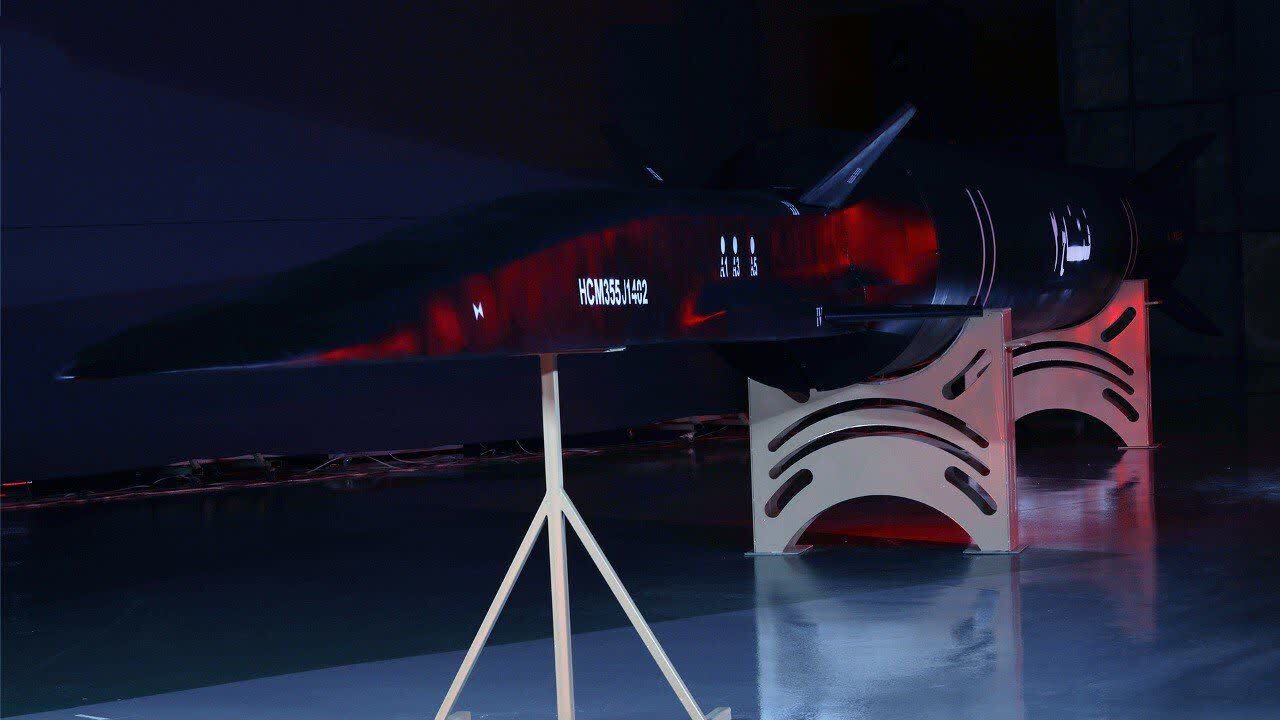 رونمایی از موشک هایپرسونیک «فتاح ۲» + تصویر