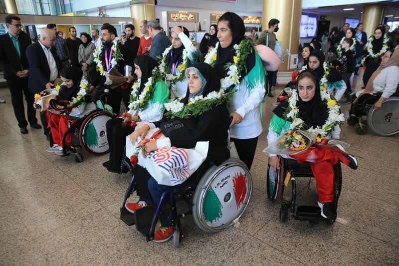 مدالآوران خراسانی رقابتهای پاراآسیایی هانگژو با استقبال مدیران شهری وارد مشهد شدند مدالآوران خراسانی رقابتهای پاراآسیایی هانگژو با استقبال مدیران شهری وارد مشهد شدند
