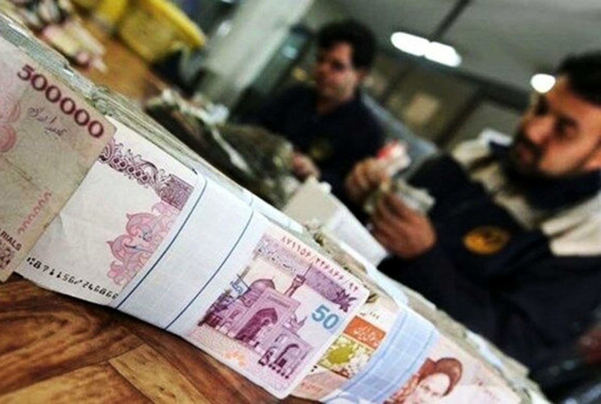 رئیس دبیرخانه ستاد ساماندهی و حمایت از مشاغل خانگی گفت: سقف تسهیلات انفرادی اشتغال تا سقف ۱۵۰ میلیون تومان و تسهیلات حمایتی مشاغل تا سقف ۴ میلیارد تومان با اشتغال ۴۰ نفر، تعیین شده است.