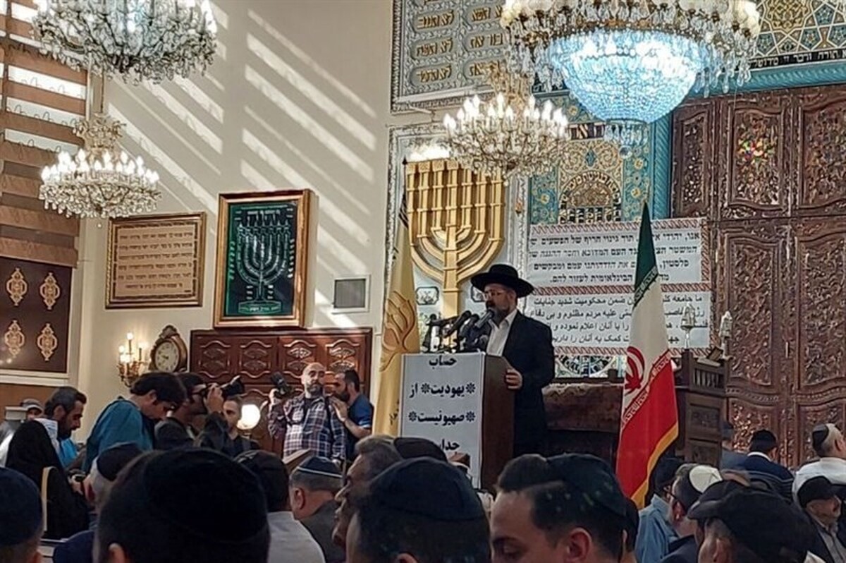 نماینده کلیمیان در مجلس شورای اسلامی بیان کرد: نتانیاهو بداند عواقب این کار‌ها دامن دولت کثیف رژیم اشغالگر را می‌گیرد و در نهایت این مرد خبیث محاکمه می‌شود.