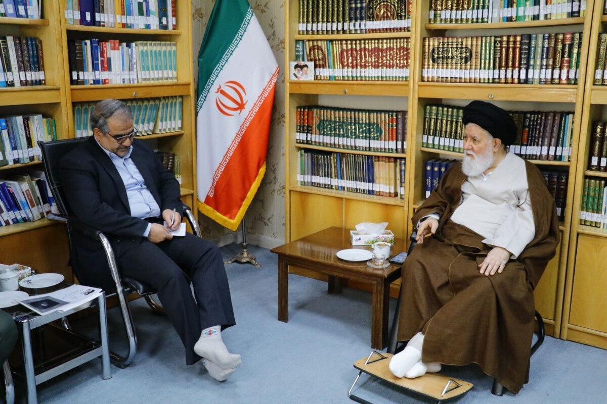 نماینده ولی فقیه در استان خراسان رضوی گفت: یکی دیگر از چیز‌هایی که شمشیر برخورد شما را کند می‌کند، همین بحث مصلحت‌ها و سفارش‌هاست. در پیگیری‌های خود مراعات هیچ‌چیز و هیچ‌کس را نکنید. در راه قانون، حق را اعاده کنید و ملاحظه با هیچ‌کس نداشته باشید.