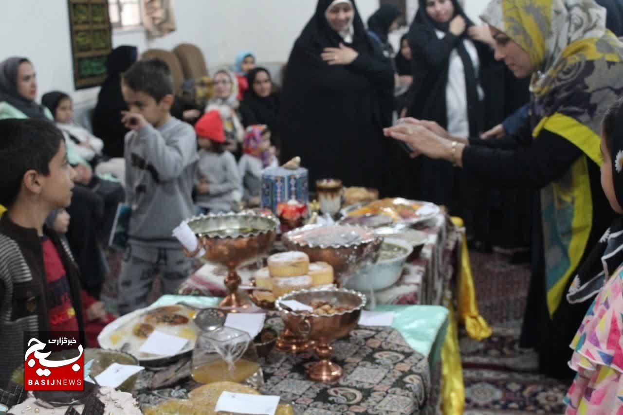 جشنواره غذای محلی و سنتی در مشهد برگزار شد جشنواره غذای محلی و سنتی در مشهد برگزار شد