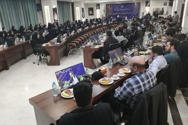 دیدار صمیمانه آیتالله علمالهدی با دانشجویان | از دخالت در انتصابات تا جرمانگاری حجاب | امام جمعه مشهد: دلبستگینداشتن فرهیختگان به ملت، بزرگترین آسیب یک کشور است دیدار صمیمانه آیتالله علمالهدی با دانشجویان | از دخالت در انتصابات تا جرمانگاری حجاب | امام جمعه مشهد: دلبستگینداشتن فرهیختگان به ملت، بزرگترین آسیب یک کشور است