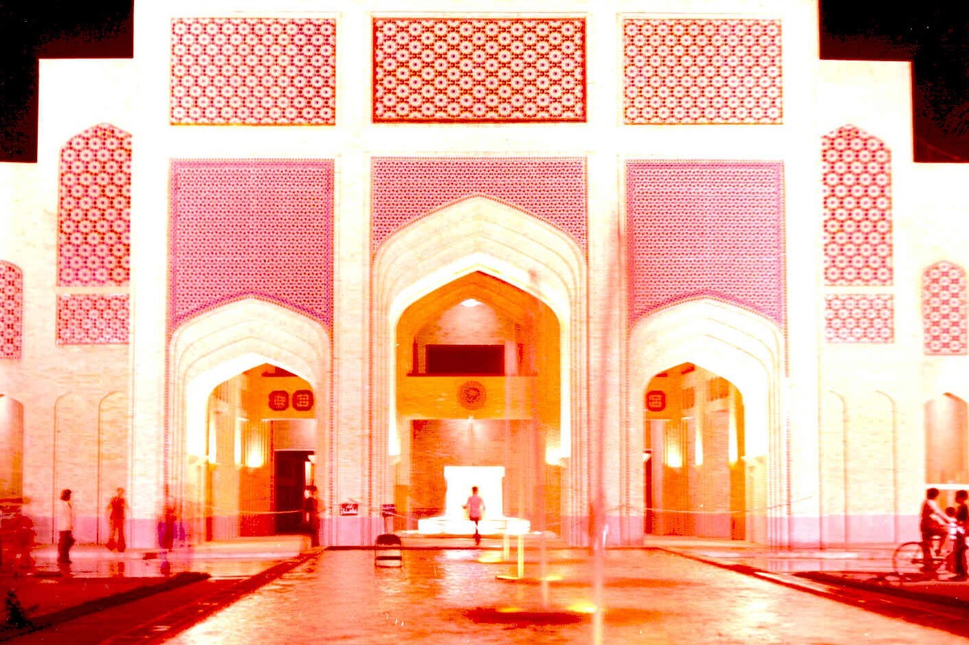 ۵۰ هزار بی خانمان و بیکار پس از تخریب بزرگ اطراف حرم ۵۰ هزار بی خانمان و بیکار پس از تخریب بزرگ اطراف حرم