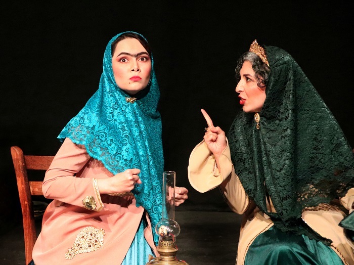 نگاهی به نمایش «سلطان صاحبقران» که توسط کار اولی‌ها روی صحنه رفته است