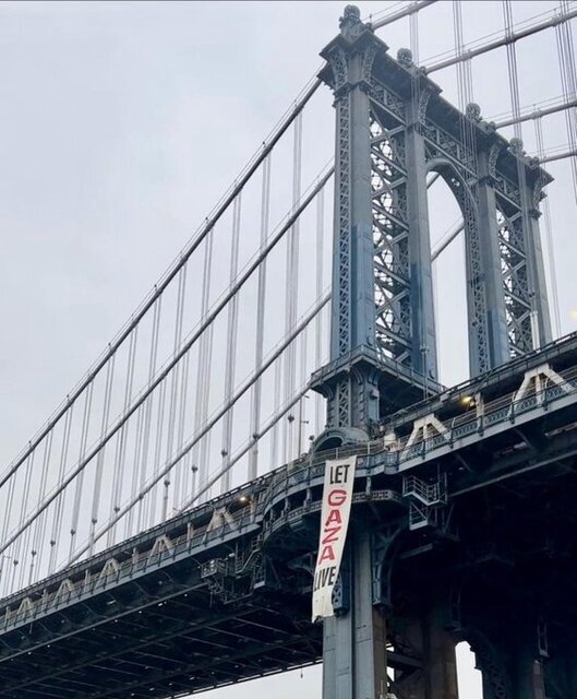 گروهی از حامیان فلسطین پل منهتن نیویورک را بستند گروهی از حامیان فلسطین پل منهتن نیویورک را بستند