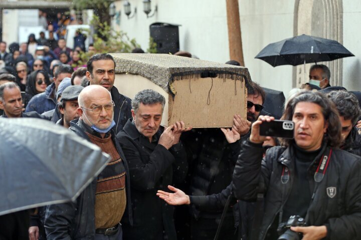 مراسم تشییع بیتا فرهی آغاز شد + فیلم و تصاویر مراسم تشییع بیتا فرهی آغاز شد + فیلم و تصاویر