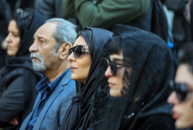 مراسم تشییع بیتا فرهی آغاز شد + فیلم و تصاویر مراسم تشییع بیتا فرهی آغاز شد + فیلم و تصاویر