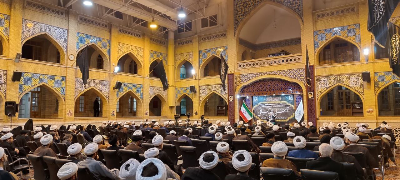 دیدار رئیس مجمع تشخیص مصلحت نظام با جامعه حوزویان خراسان رضوی | آیت‎الله آملی لاریجانی: تقید به اخلاق عملی برای طلاب جوان ضروری است