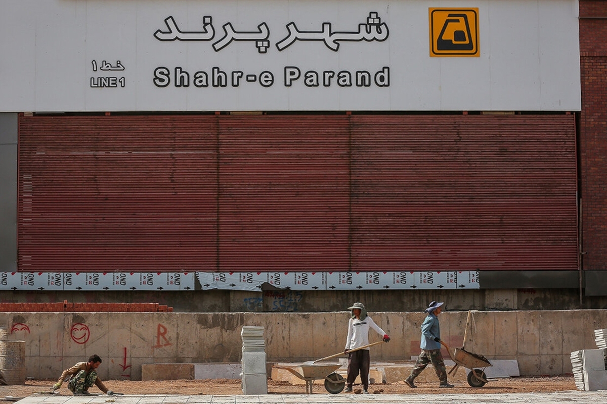 ایستگاه مترو پرند و ۱۹ کیلومتر مسیر ریلی روز پنجشنبه، ۹ آذر با حضور رئیس‌جمهور به بهره‌برداری رسید. در این گزارش همه اطلاعاتی که درباره مترو پرند به آن نیاز دارید، نوشته شده است.