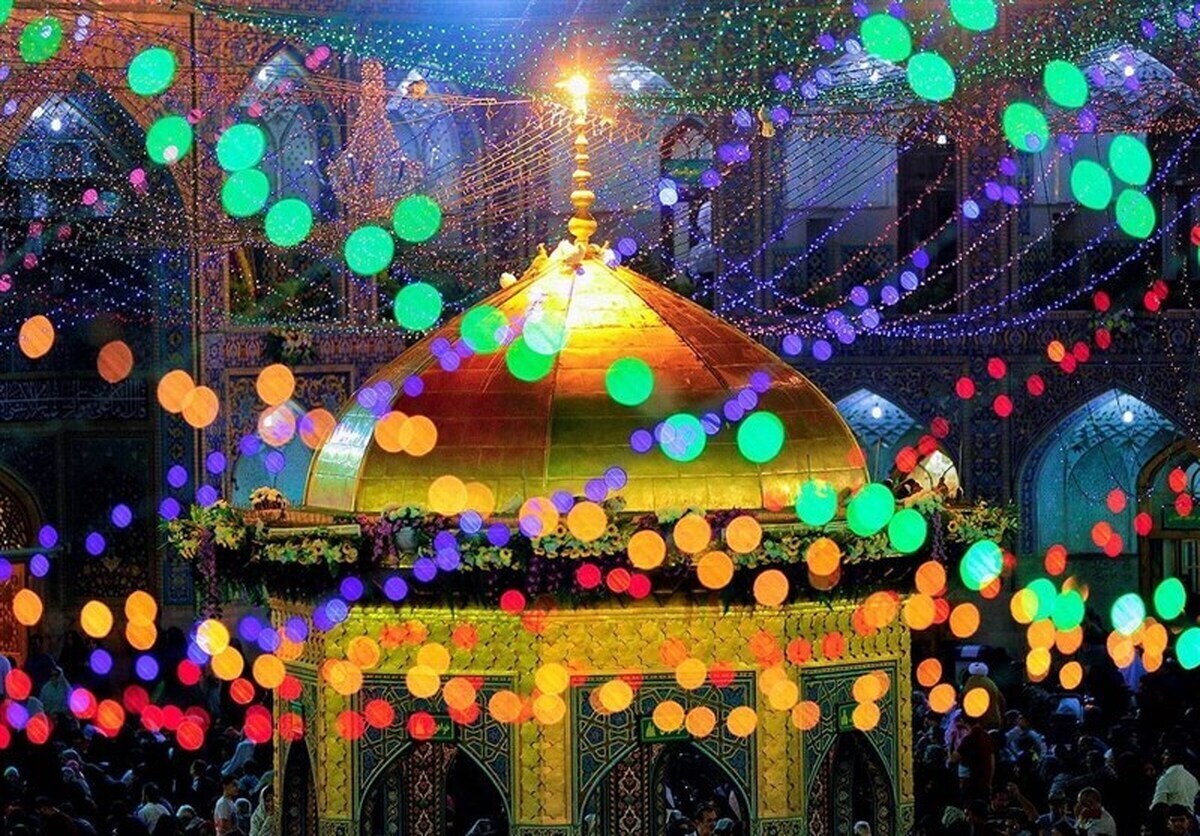 زائران حرم مطهر رضوی در لحظات تحویل سال ۱۴۰۳ حال و هوای متفاوتی را با بارش رحمت الهی تجربه کردند.