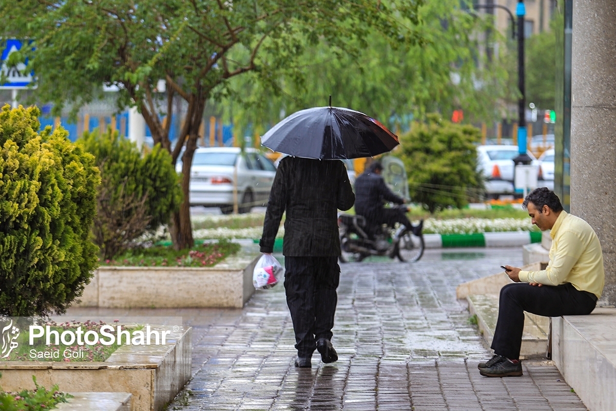رییس مرکز ملی پیش‌بینی و مدیریت بحران مخاطرات وضع هوا از پیش‌بینی بارش باران در بیش استان‌های طی روز‌های جمعه و یکشنبه خبر داد.