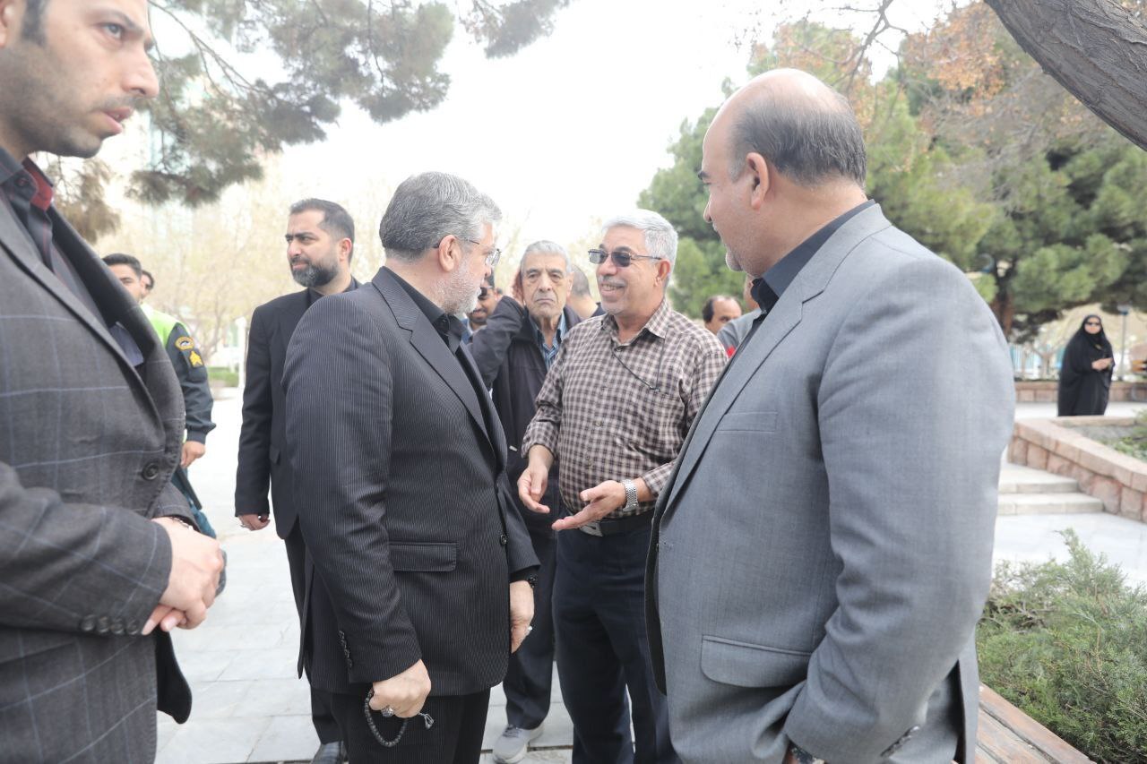بازدید شهردار مشهد از بوستان‌های شهر در روز طبیعت