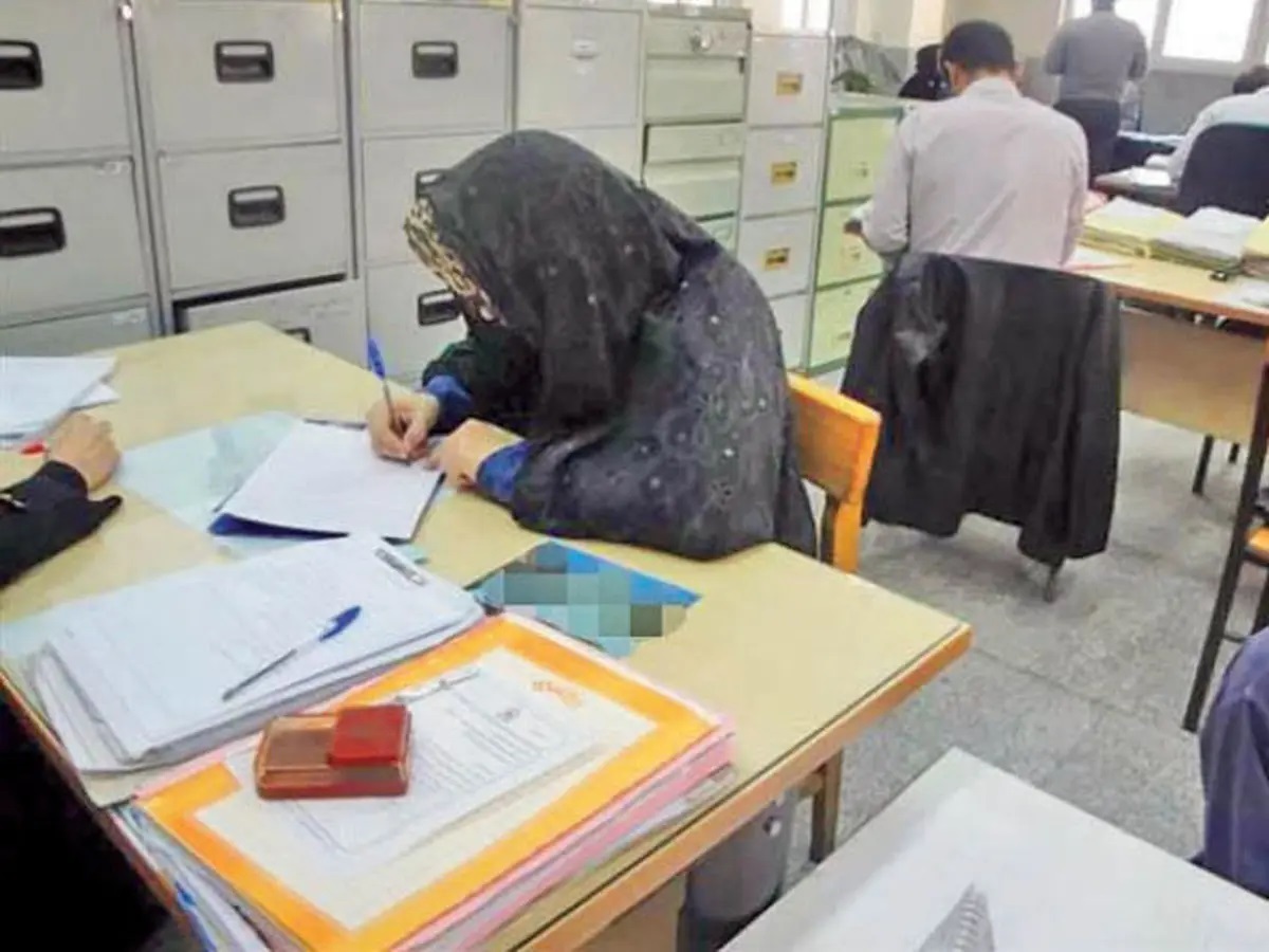 زن خیانتکار، پس از حمله با چاقو به همسرش توسط پلیس مشهد دستگیر شد + عکس زن خیانتکار، پس از حمله با چاقو به همسرش توسط پلیس مشهد دستگیر شد + عکس