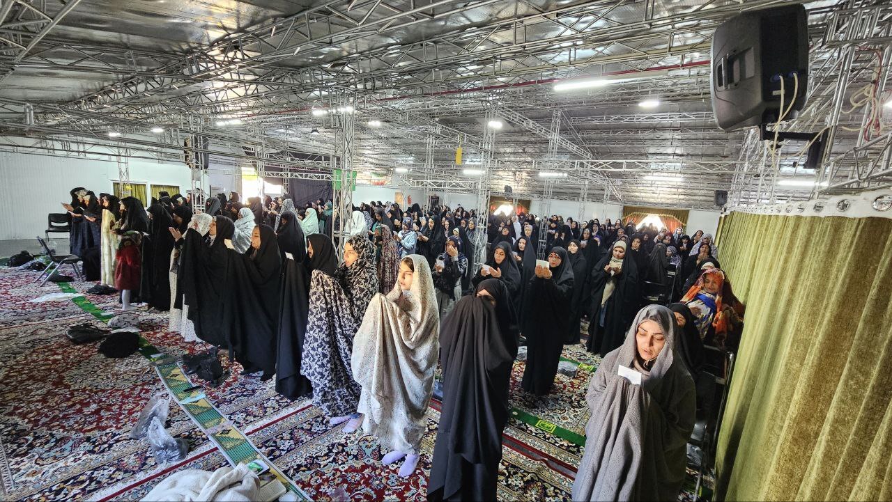 برگزاری نماز باشکوه عید سعید فطر در جوار گلزار شهدا بهشت رضا(ع) + تصاویر