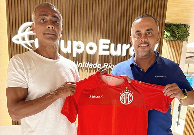 بازگشت روماریو در ۵۸ سالگی به مستطیل سبز + عکس بازگشت روماریو در ۵۸ سالگی به مستطیل سبز + عکس