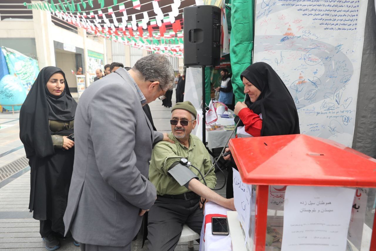 بازدید شهردار مشهد مقدس از ایستگاه استقبال از زائر راه‌آهن مشهد (۳فروردین ۱۴۰۳) + تصاویر