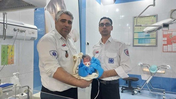 نجات جان دو مادر باردار به همت پرسنل اورژانس پیش بیمارستانی در مشهد + تصاویر نجات جان دو مادر باردار به همت پرسنل اورژانس پیش بیمارستانی در مشهد + تصاویر