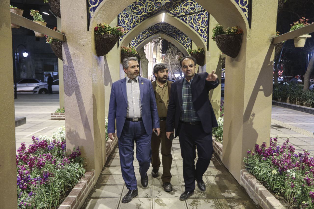 بازدید جمعی از اعضای شورای اسلامی شهر مشهدمقدس از نحوه خدمات رسانی به زائران و اقدامات نوروزی شهرداری مشهد