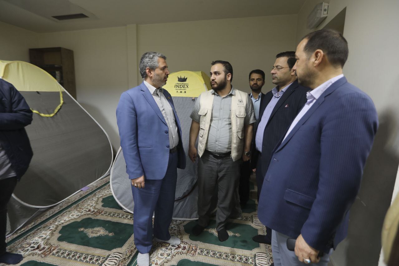 بازدید جمعی از اعضای شورای اسلامی شهر مشهدمقدس از نحوه خدمات رسانی به زائران و اقدامات نوروزی شهرداری مشهد