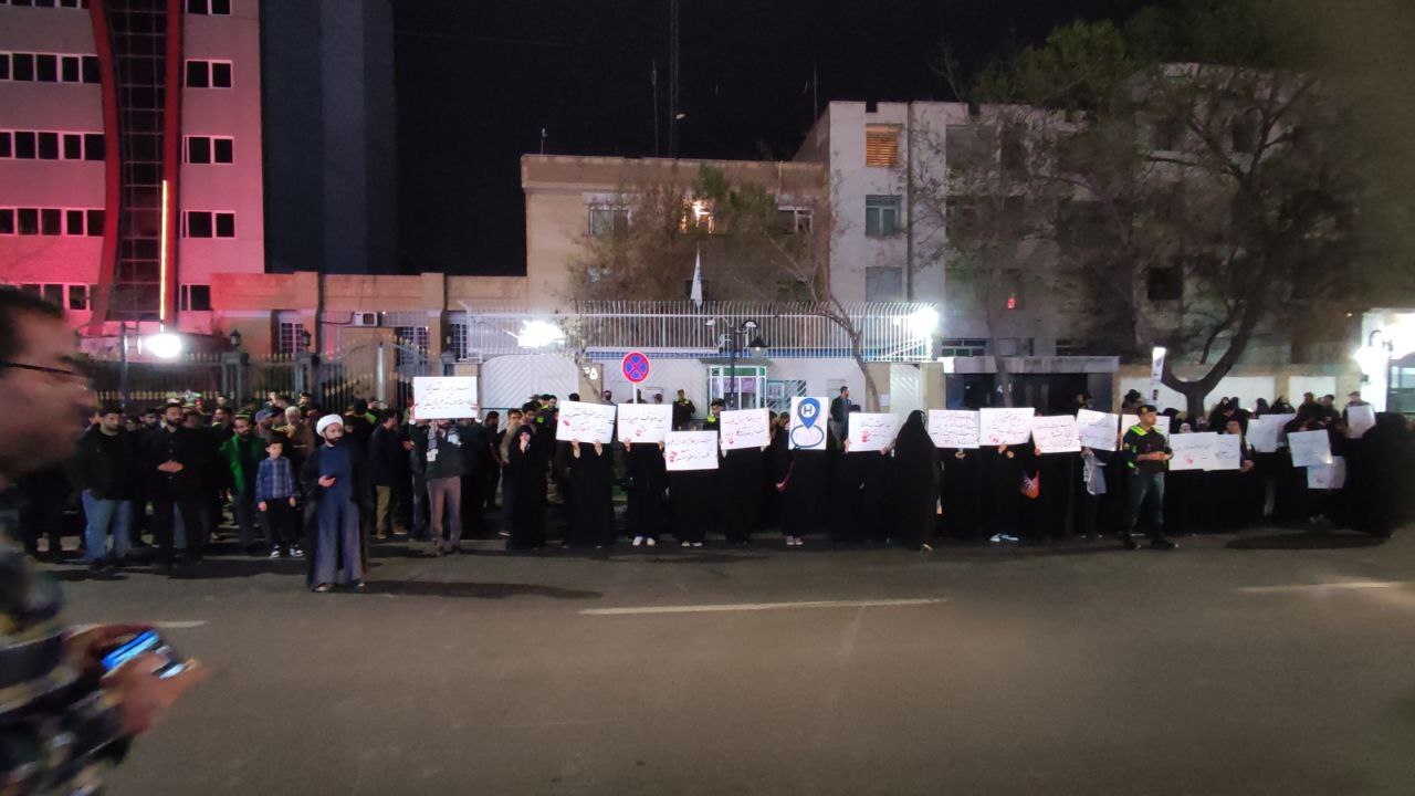 تجمع دانشجویان مشهدی در مقابل دفتر سازمان ملل در محکومیت جنایات رژیم صهیونیستی + فیلم و عکس تجمع دانشجویان مشهدی در مقابل دفتر سازمان ملل در محکومیت جنایات رژیم صهیونیستی + فیلم و عکس