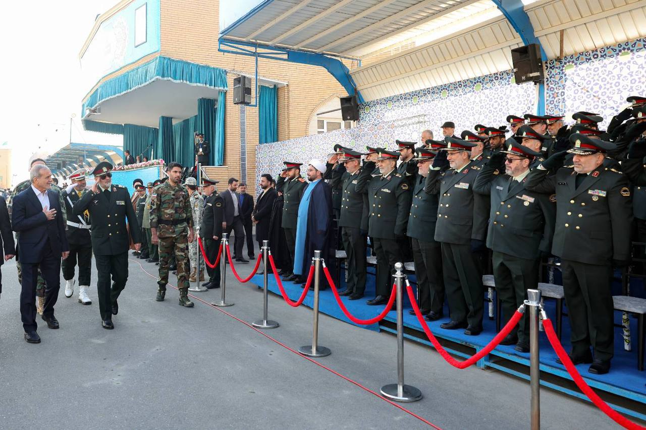 مراسم دانشآموختگی دانشگاه علوم انتظامی با حضور رئیس جمهور آغاز شد (۱۶ دی ۱۴۰۳) + فیلم | پزشکیان: نیروهای مسلح زینت و دژ محکم جامعه هستند مراسم دانشآموختگی دانشگاه علوم انتظامی با حضور رئیس جمهور آغاز شد (۱۶ دی ۱۴۰۳) + فیلم | پزشکیان: نیروهای مسلح زینت و دژ محکم جامعه هستند