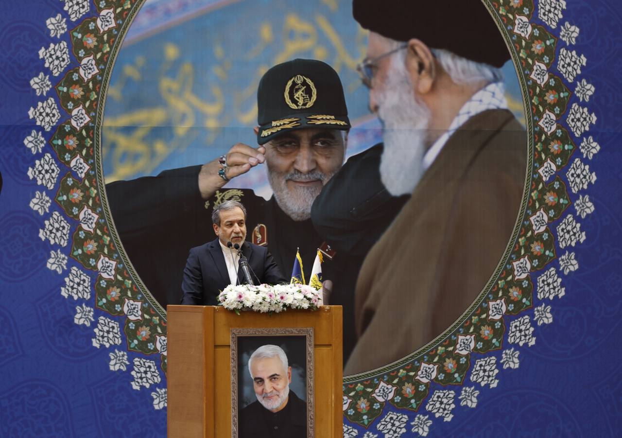 عراقچی: میدان با قدرت خود برای دیپلماسی راهگشایی میکند عراقچی: میدان با قدرت خود برای دیپلماسی راهگشایی میکند