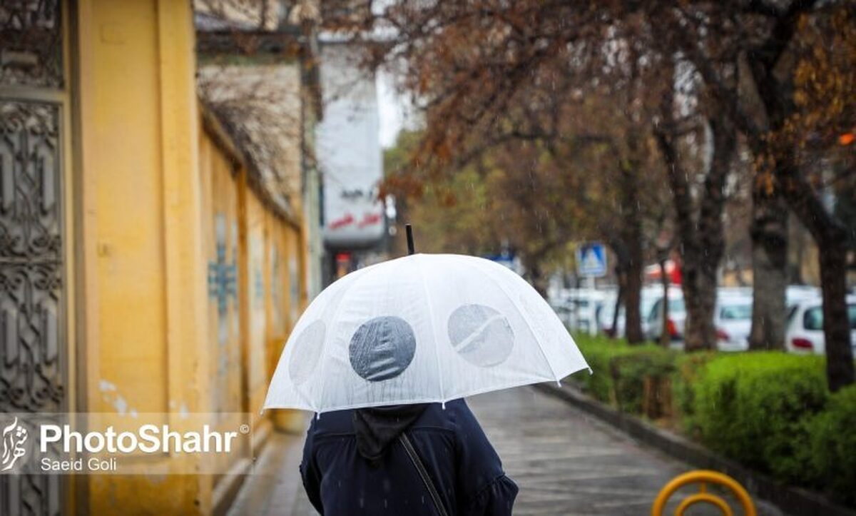 رئیس مرکز ملی پیش‌بینی و مدیریت بحران مخاطرات وضع هوا گفت: آلودگی هوا در شهر‌های بزرگ ماندگار خواهد بود و سامانه بارشی از فردا وارد کشور می‌شود.