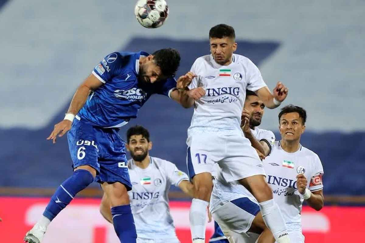 بازی تیم‌های استقلال و استقلال خوزستان لحظاتی قبل به پایان رسید.