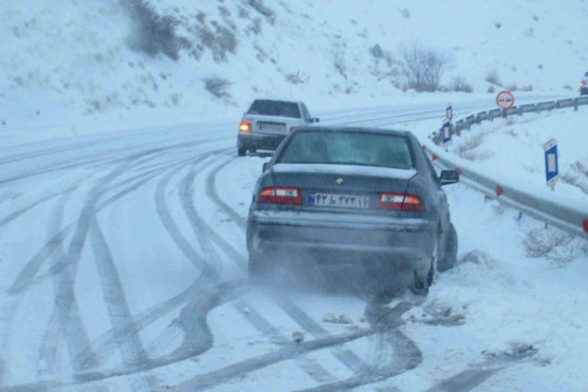 امدادرسانی به بیش از ۳۰۰۰ خودرو حادثه‌دیده درپی بارش برف در کشور