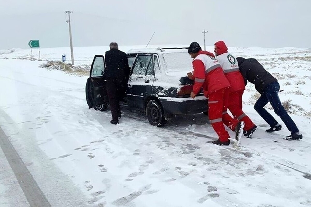 هزار و ۱۹۱ فرد گرفتار در برف و کولاک خراسان رضوی امدادرسانی شدند (۲۲ بهمن ۱۴۰۳)