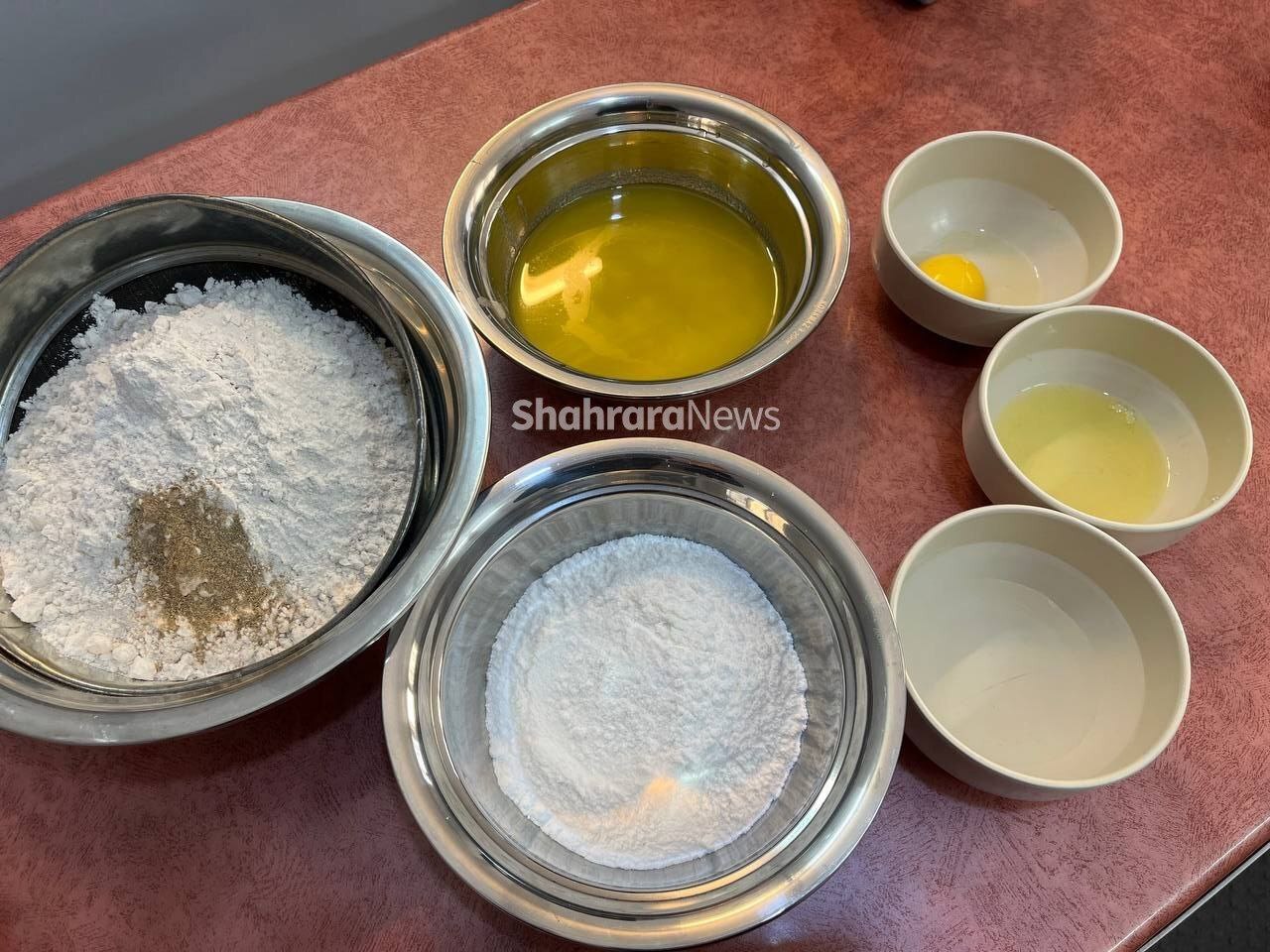 طرز تهیه شیرینی برنجی در خانه + فیلم طرز تهیه شیرینی برنجی در خانه + فیلم