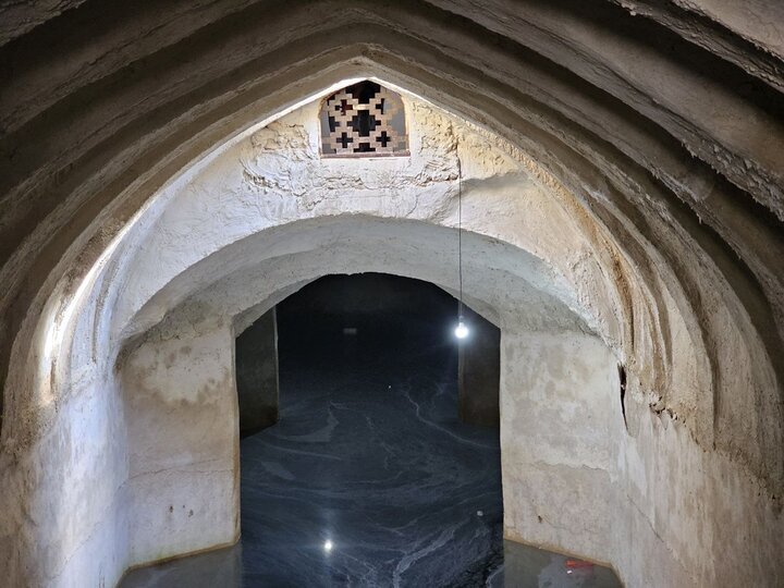 مسجد چهاربرکه حاج رجبعلی شاهکاری بر فراز آب مسجد چهاربرکه حاج رجبعلی شاهکاری بر فراز آب