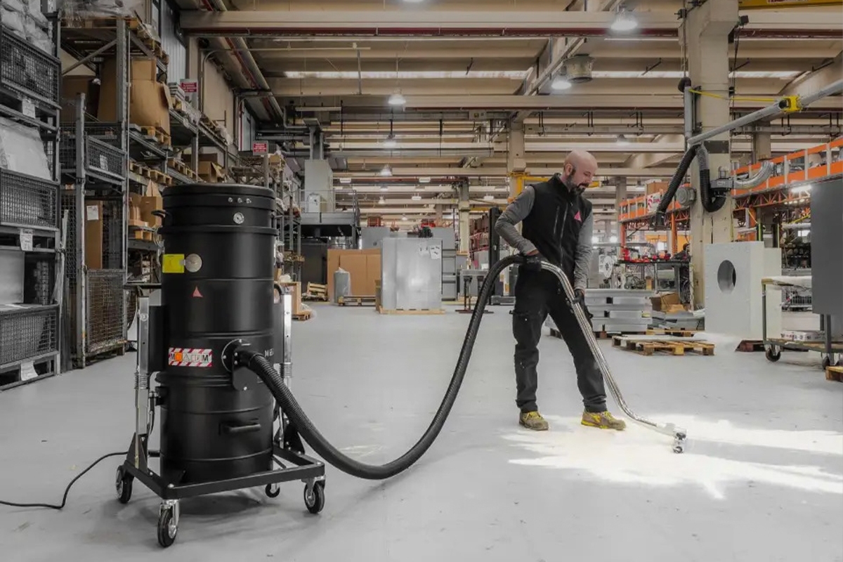 تاثیر نظافت صنعتی بر افزایش بهداشت و ایمنی محیط کار و کارکنان تاثیر نظافت صنعتی بر افزایش بهداشت و ایمنی محیط کار و کارکنان