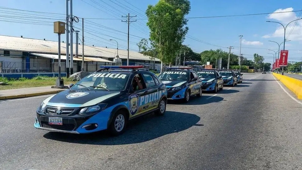 کوییک، خودرو جدید پلیس ونزوئلا شد! + تصاویر کوییک، خودرو جدید پلیس ونزوئلا شد! + تصاویر