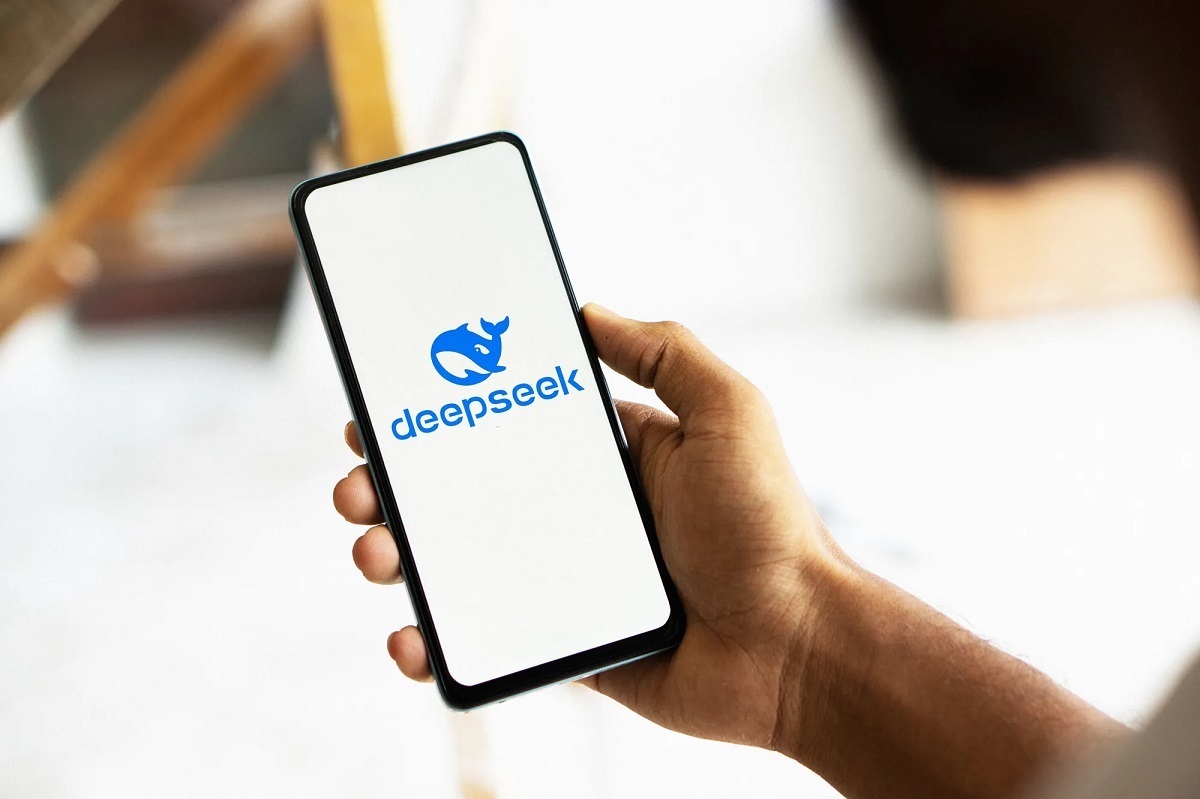 چرا DeepSeek باعث سقوط ارزش سهام شرکت‌های هوش مصنوعی شد؟