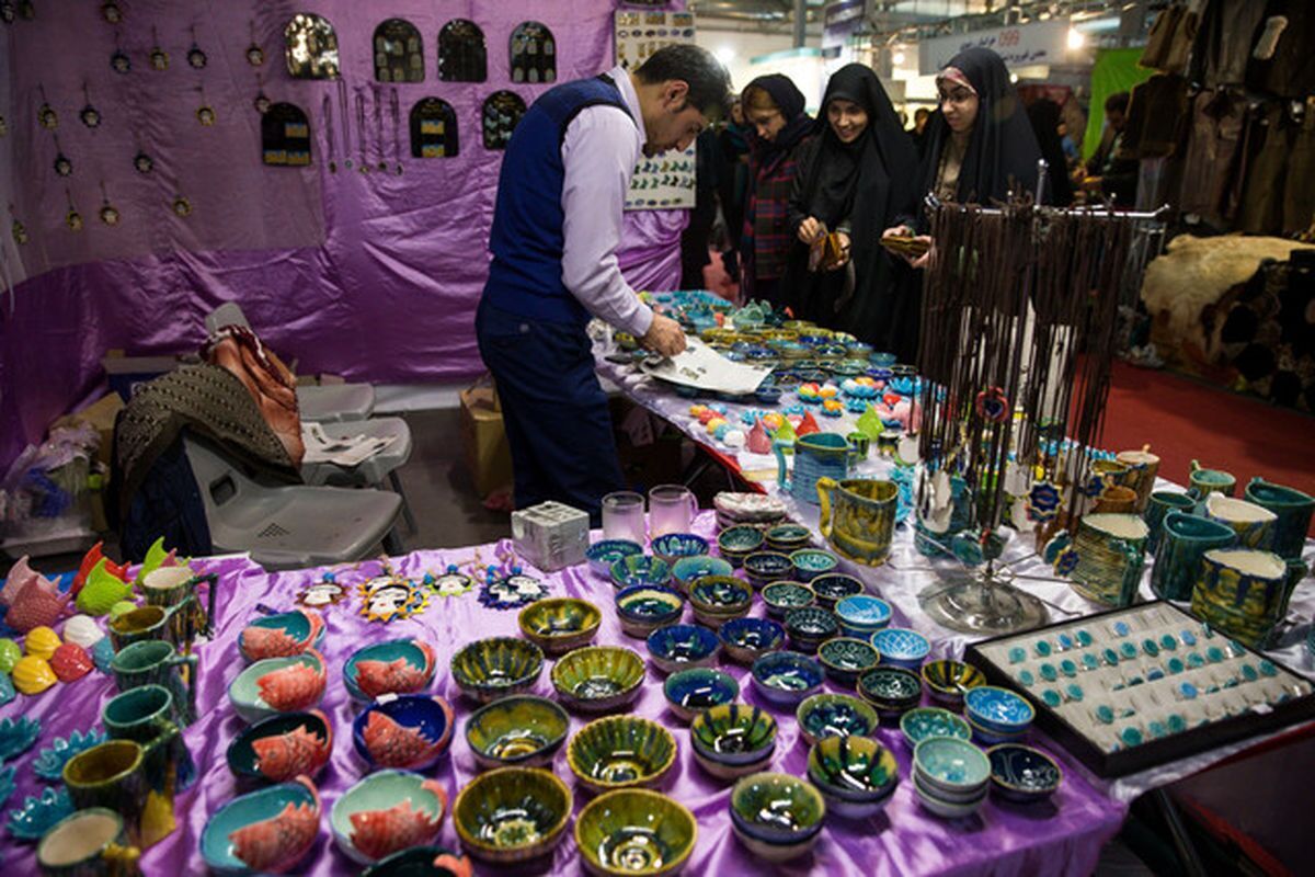 بهره‌برداری از روزبازار صنایع‌دستی و مشاغل خانگی مشهد در آستانه استقبال از بهار ۱۴۰۴