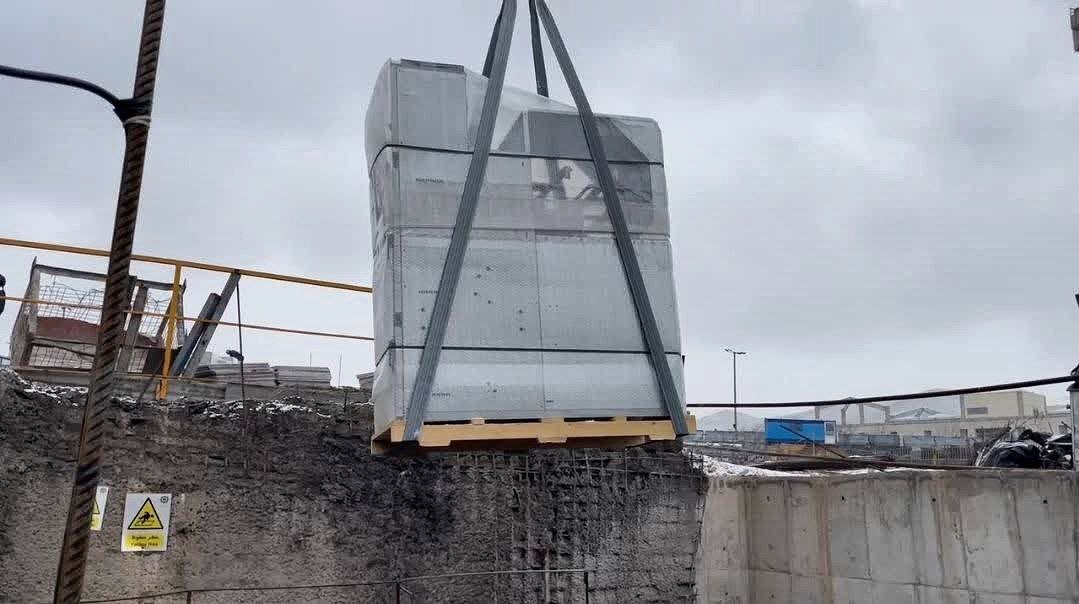 ورود اولین تابلوهای برق فشار متوسط خط۳ مترو به مشهد (۱۳ اسفند ۱۴۰۳) ورود اولین تابلوهای برق فشار متوسط خط۳ مترو به مشهد (۱۳ اسفند ۱۴۰۳)